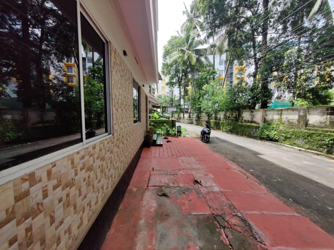 Ferienwohnung Fresh Up In Guruvayur Krishnendhu Residency Exterior foto